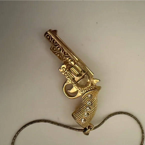 Golden Gun Necklace 🔫 - Picture 3 of 4